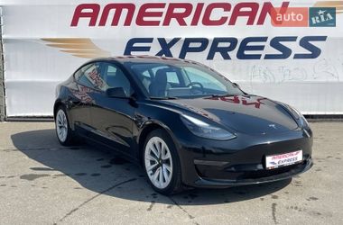 Tesla Model 3  2021