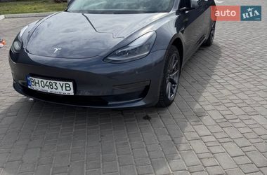 Tesla Model 3  2021