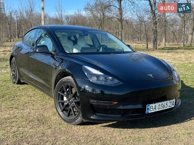 Седан Tesla Model 3 2022 в Кропивницькому фото Седан Tesla Model 3 2022 в Кропивницькому