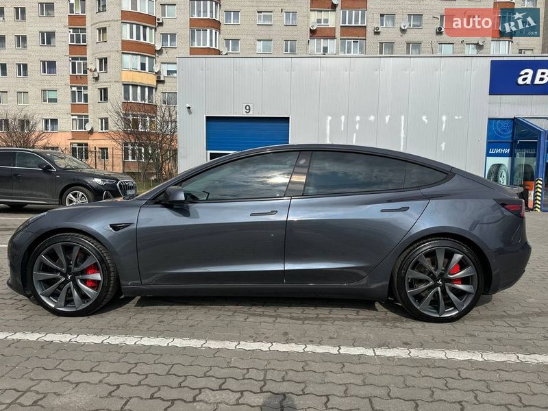 Tesla Model 3 2020