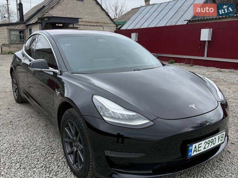 Tesla Model 3 2019