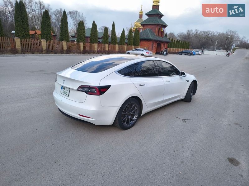 Седан Tesla Model 3 2020 в Днепре