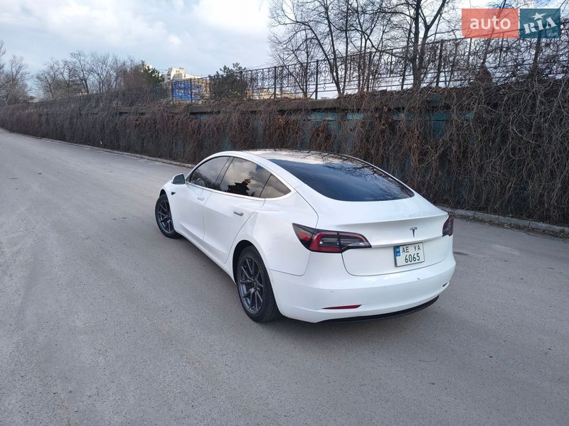 Седан Tesla Model 3 2020 в Днепре