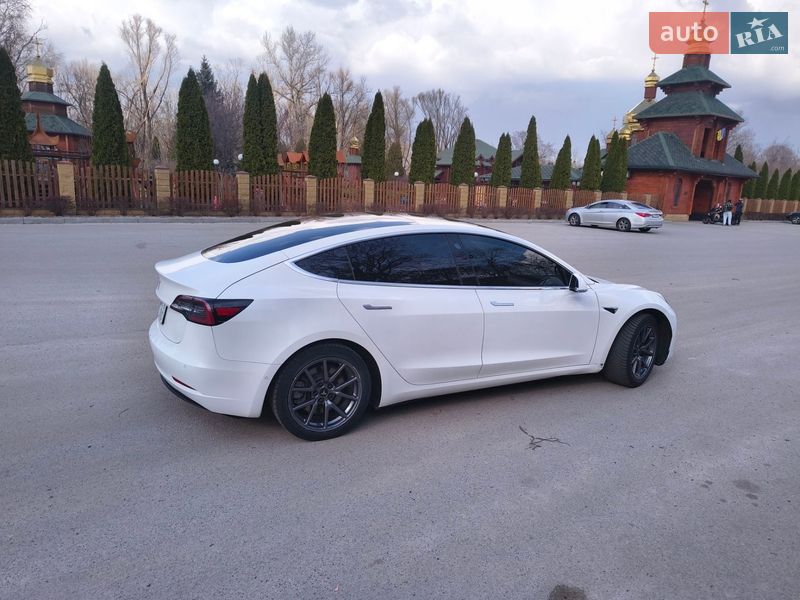 Седан Tesla Model 3 2020 в Днепре