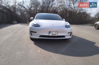 Седан Tesla Model 3 2020 в Днепре