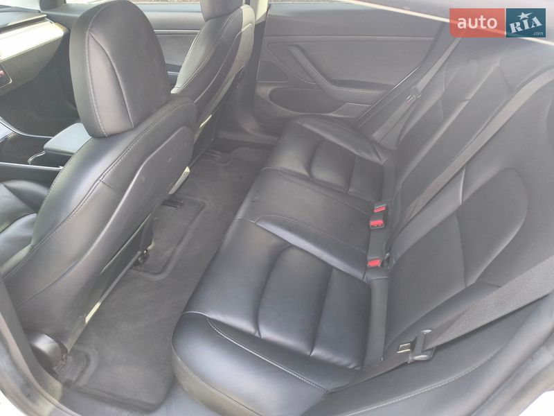 Седан Tesla Model 3 2020 в Днепре