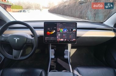 Седан Tesla Model 3 2020 в Днепре