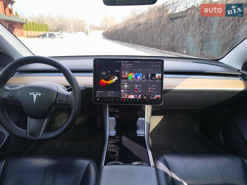 Седан Tesla Model 3 2020 в Днепре