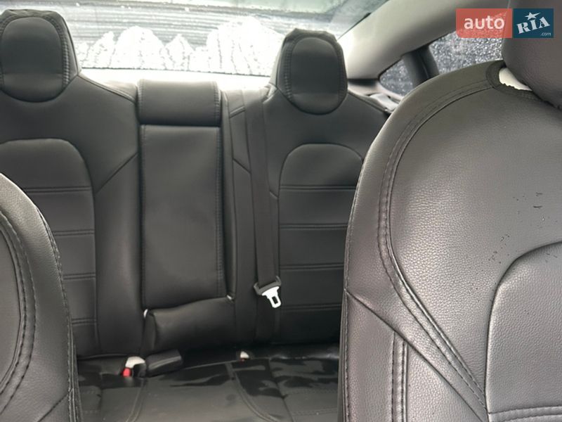Седан Tesla Model 3 2021 в Ирпене