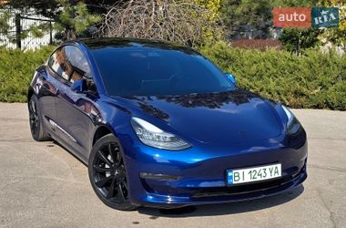 Tesla Model 3  2019