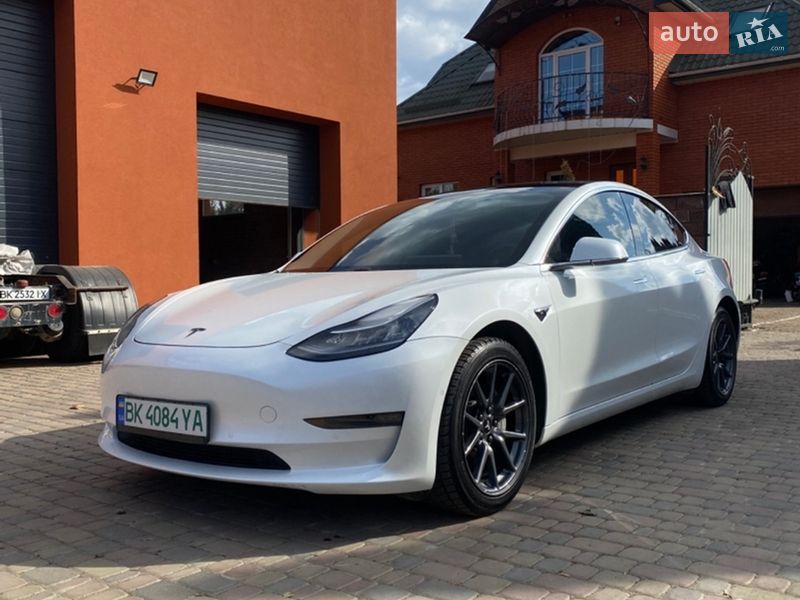 Tesla Model 3 2019 Tesla Model 3 2019