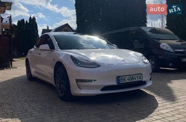 Седан Tesla Model 3 2019 в Рівному