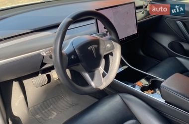 Седан Tesla Model 3 2019 в Рівному