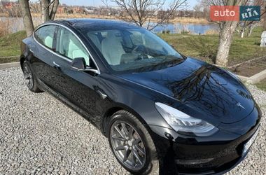 Tesla Model 3  2020