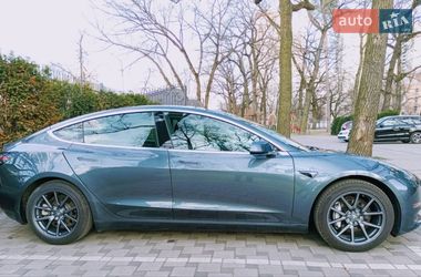 Седан Tesla Model 3 2019 в Києві