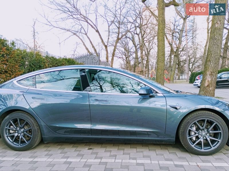 Седан Tesla Model 3 2019 в Києві