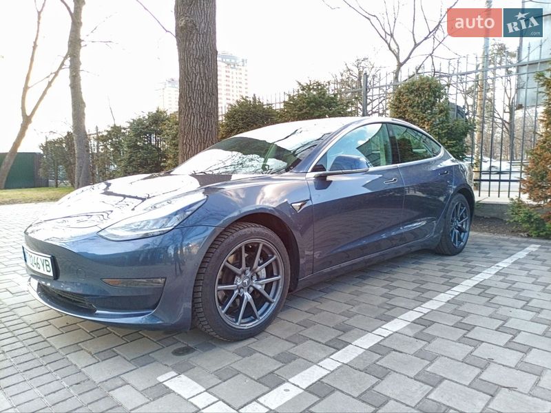 Седан Tesla Model 3 2019 в Києві