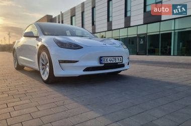 Tesla Model 3  2021
