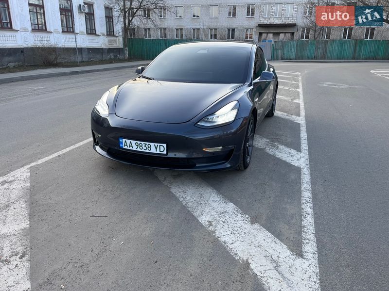 Tesla Model 3 2020