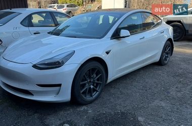 Tesla Model 3  2022