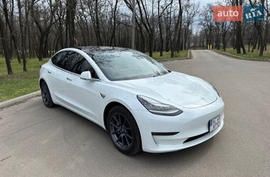 Tesla Model 3  2018