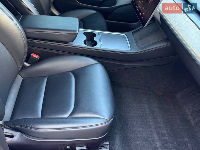 Седан Tesla Model 3 2022 в Луцке фото 32 Седан Tesla Model 3 2022 в Луцке
