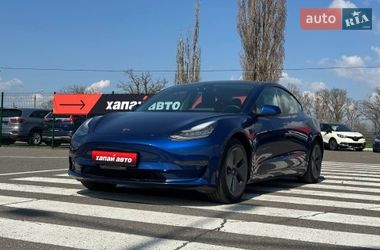 Tesla Model 3  2019