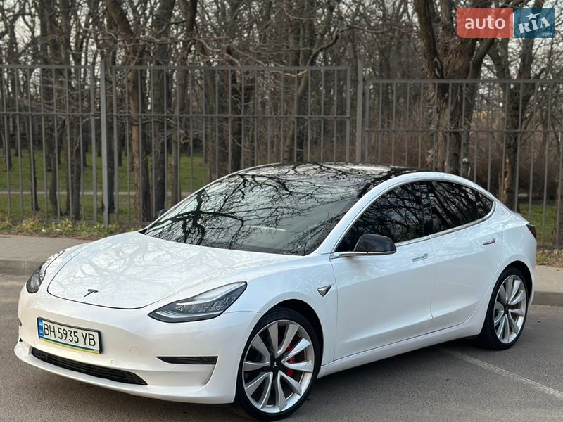 Седан Tesla Model 3 2019 в Одессе