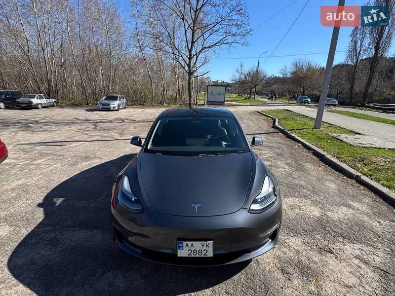 Седан Tesla Model 3 2022 в Киеве