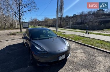 Седан Tesla Model 3 2022 в Киеве