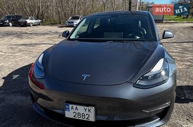 Седан Tesla Model 3 2022 в Киеве