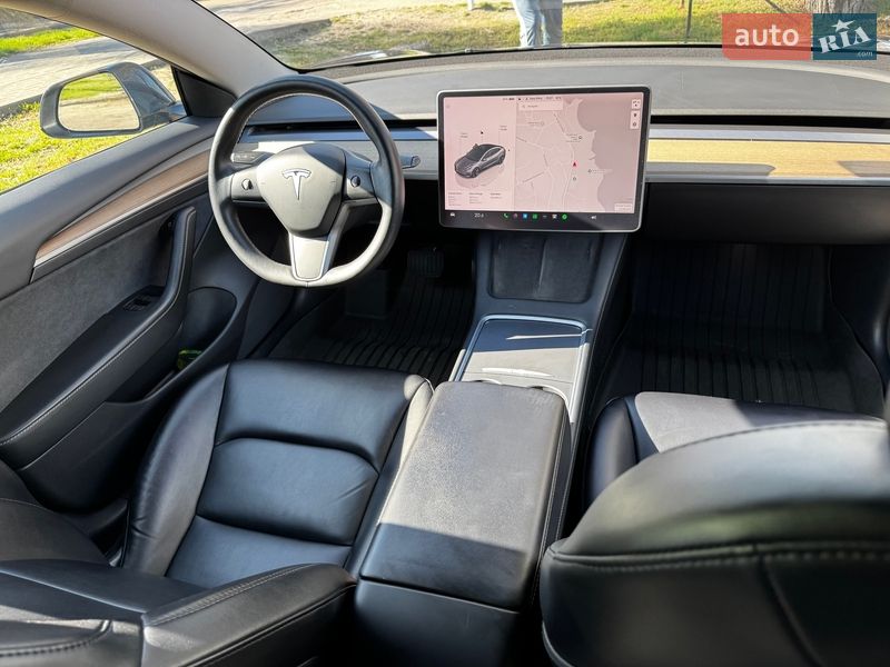 Седан Tesla Model 3 2022 в Киеве