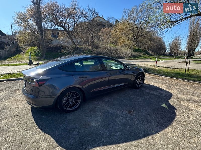 Седан Tesla Model 3 2022 в Киеве