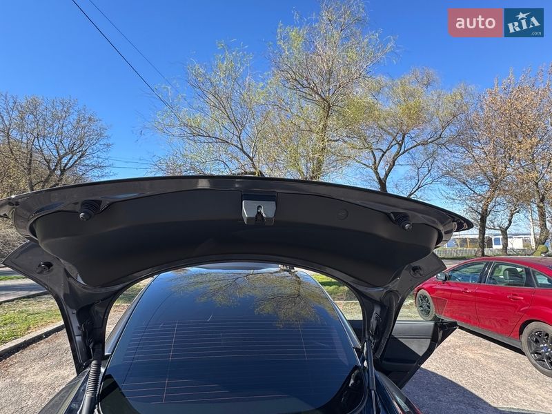 Седан Tesla Model 3 2022 в Киеве