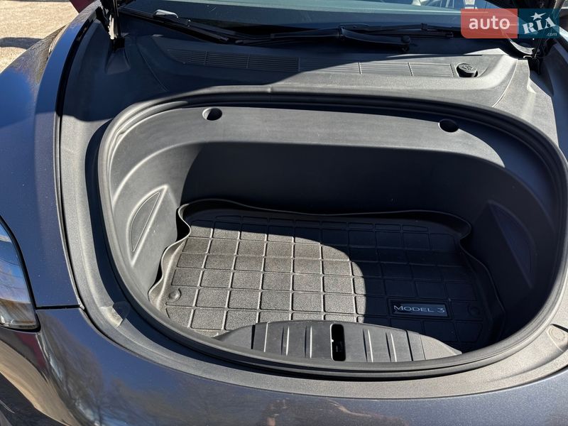 Седан Tesla Model 3 2022 в Киеве