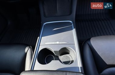Седан Tesla Model 3 2022 в Киеве
