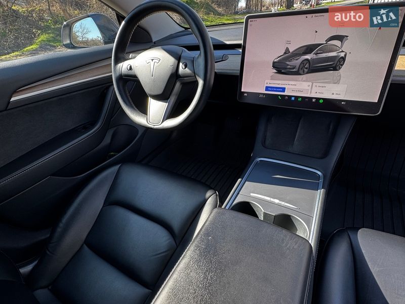Седан Tesla Model 3 2022 в Киеве