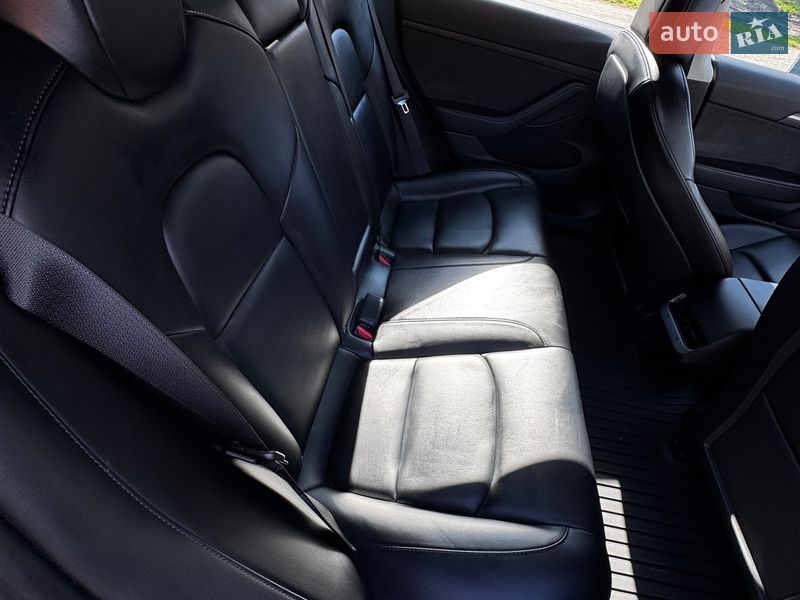 Седан Tesla Model 3 2022 в Киеве