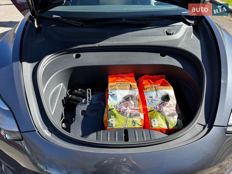 Седан Tesla Model 3 2022 в Киеве