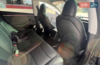 Седан Tesla Model 3 2024 в Валках
