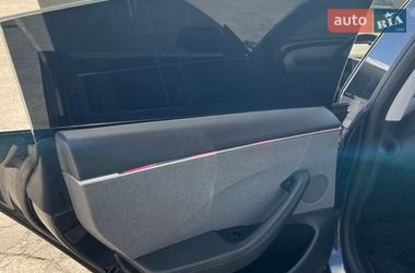 Седан Tesla Model 3 2024 в Валках
