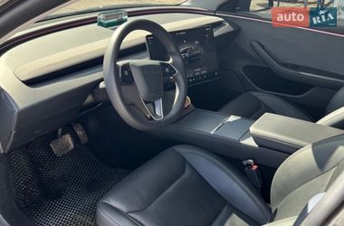 Седан Tesla Model 3 2024 в Валках