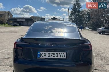 Седан Tesla Model 3 2024 в Валках