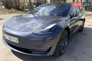 Tesla Model 3  2023