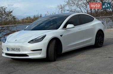 Tesla Model 3  2019