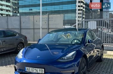 Tesla Model 3  2019