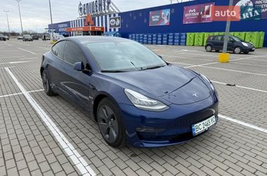 Tesla Model 3  2022