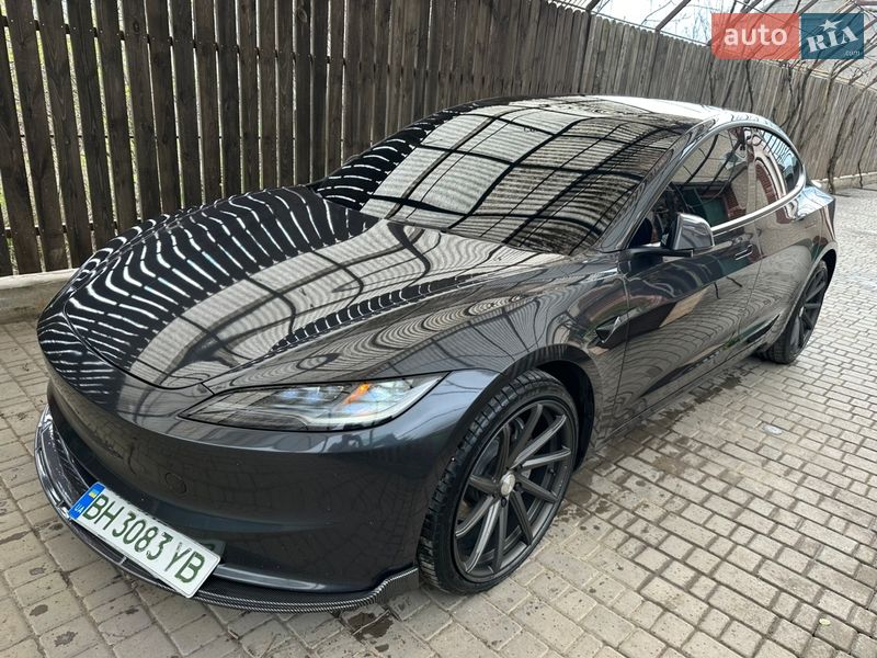 Седан Tesla Model 3 2024 в Черноморске