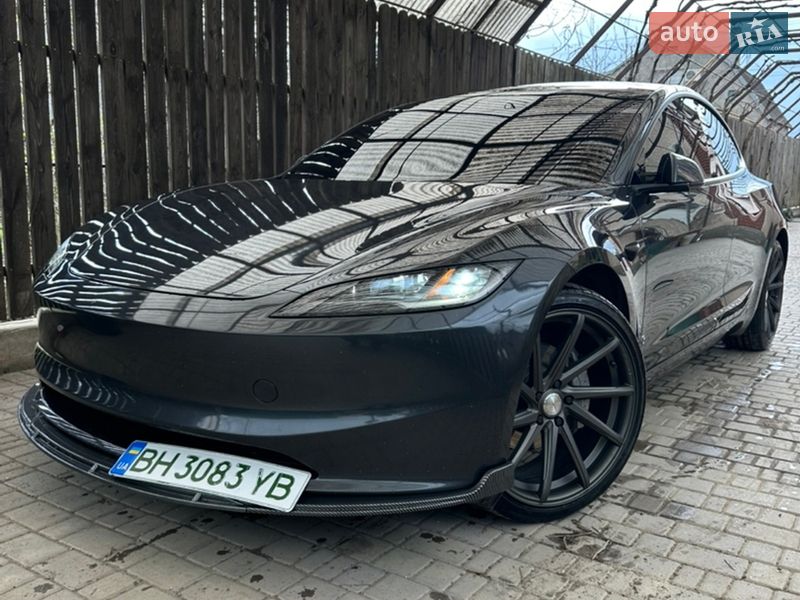 Седан Tesla Model 3 2024 в Черноморске