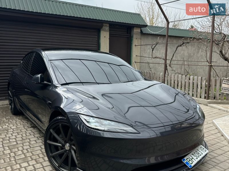 Седан Tesla Model 3 2024 в Черноморске
